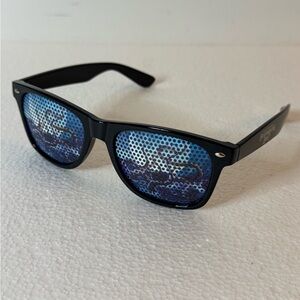 Lamb Of‎ God Headbangers Boat Cruise Pinhole Octopus Sunglasses NEW